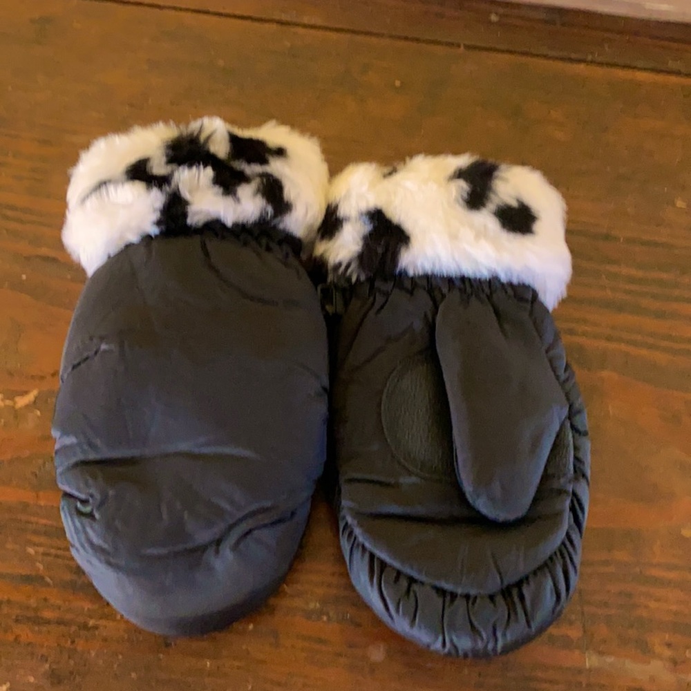 5/$15 Black and White Dalmatian Mittens